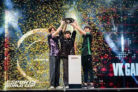 今年会jinnianhui 青年电竞大赛花式足球：将游戏情节融入足球比赛，这场视觉盛宴媲美大片！